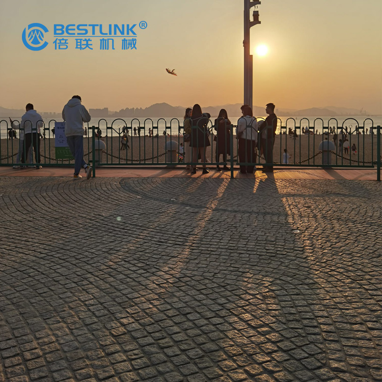 hermosa plaza de piedra natural